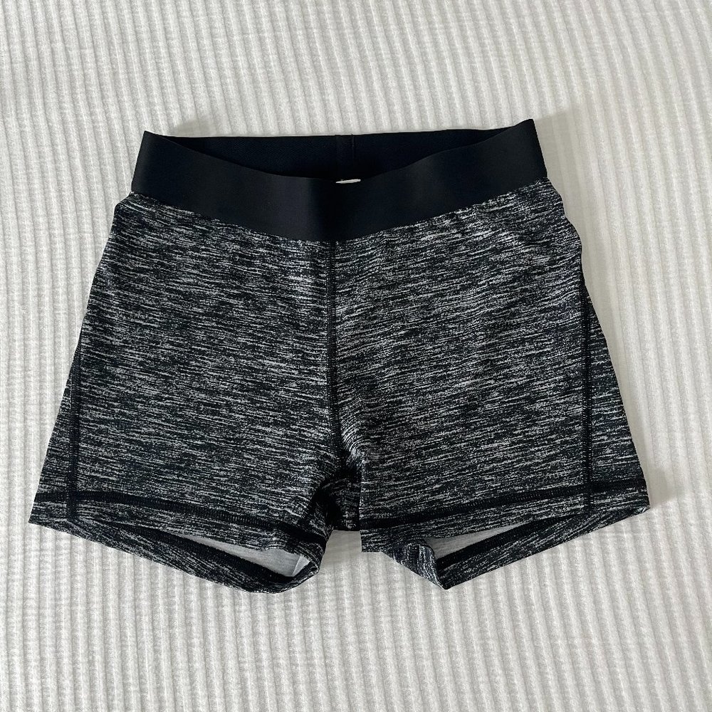Victoria Secret Work Out Shorts Size S  NWT